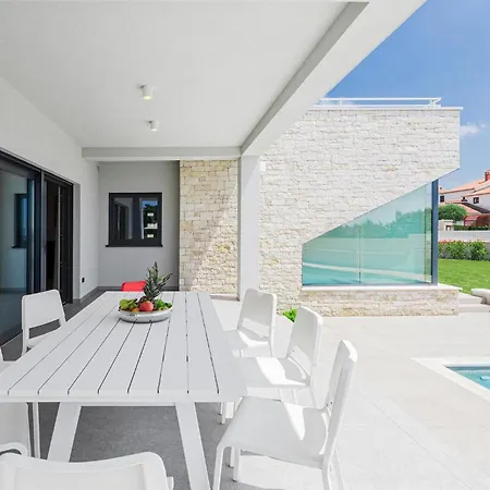 Anni Holiday home